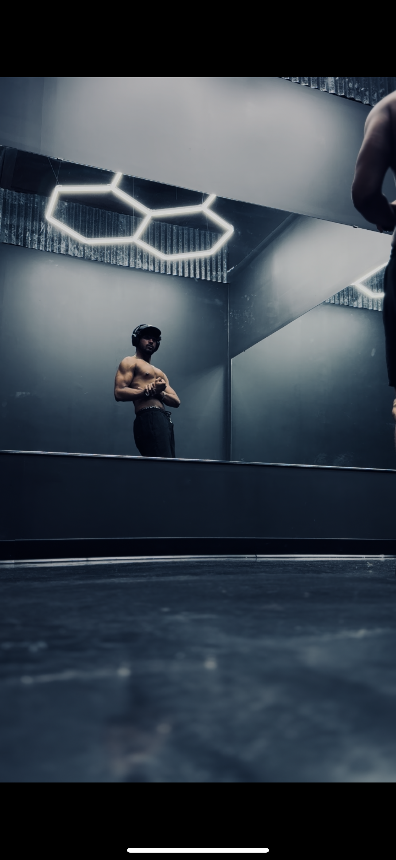 Isaiah lifting in gym